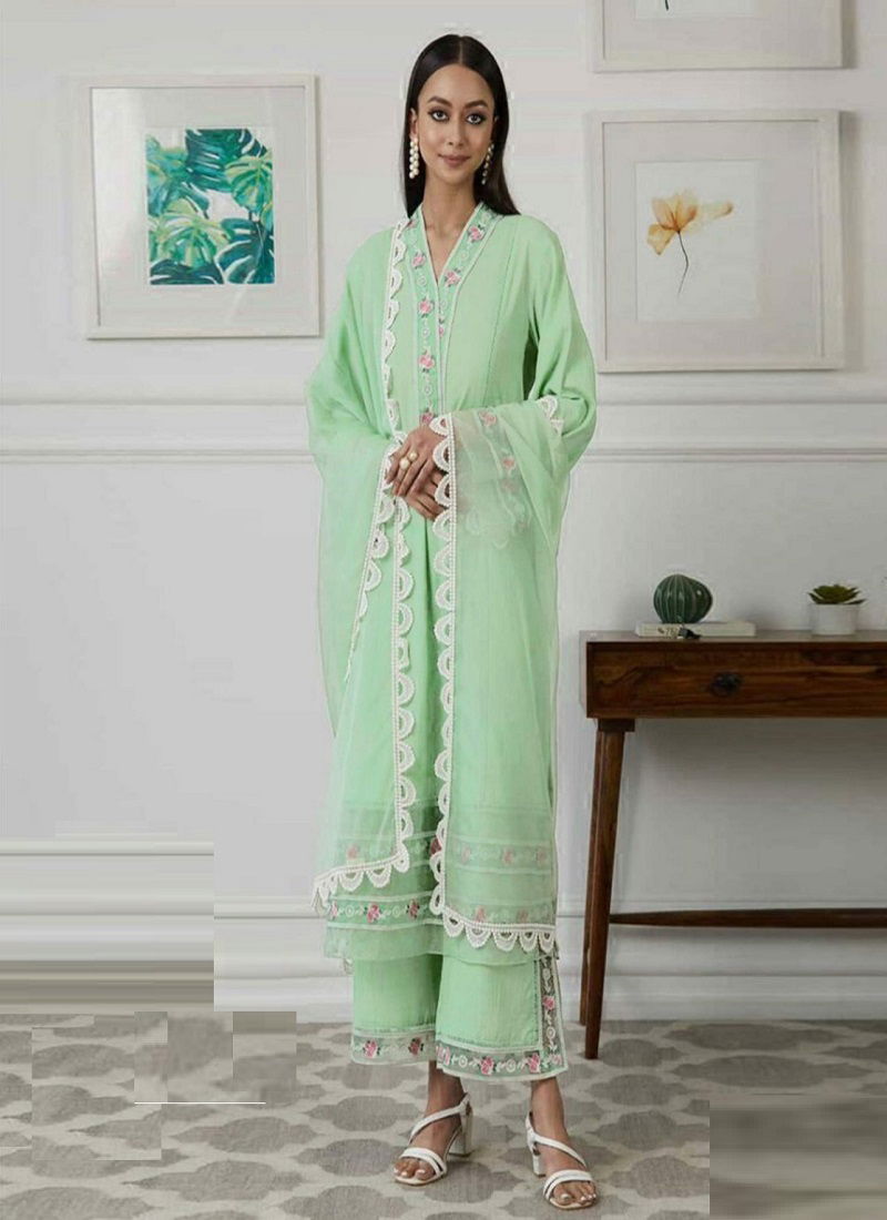 Aarsh 024 Embroidery Work Pakistani Suits Catalog
